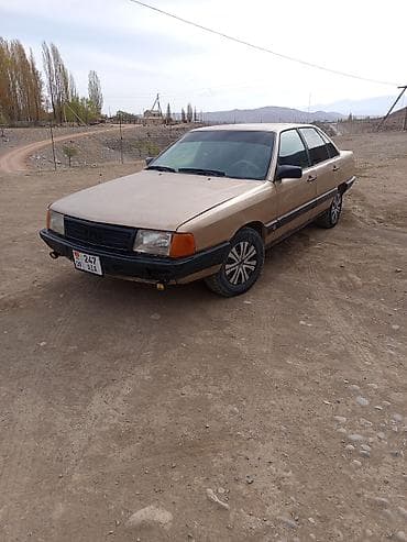 Унаа сатуу: Audi 100: 1988 г., 2.2 л, Кол менен иштөөчү, Бензин, Седан — 3