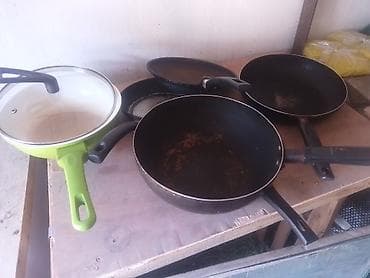 животные птицы: Различные сковородки — по 300 сом каждая. Ассортимент: классические — 1