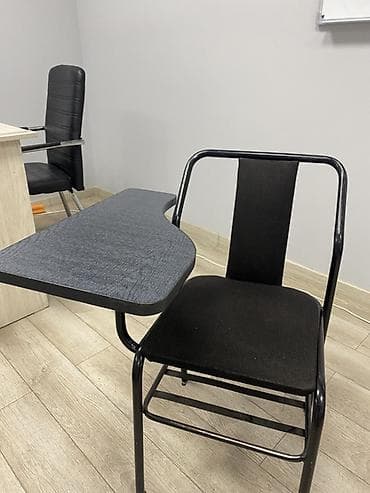 Окна и комплектующие: Школьный стул, Б/у, Другой материал, цвет - Черный — 1