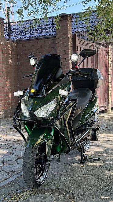 корейские скутеры ош: Макси-скутер Yamaha, 150 куб. см, Бензин, Б/у — 1