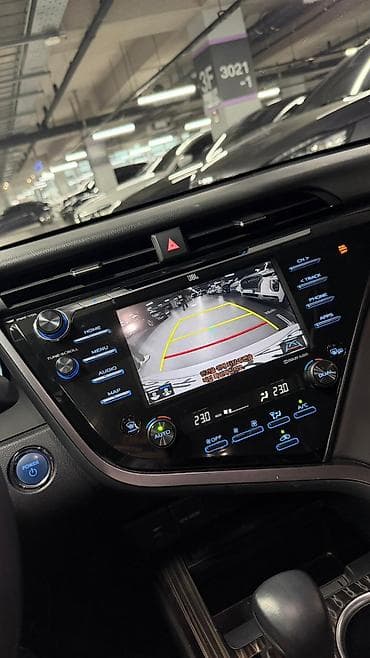 lexus e: Toyota Camry: 2019 г., 2.5 л, Автомат, Гибрид, Седан — 7