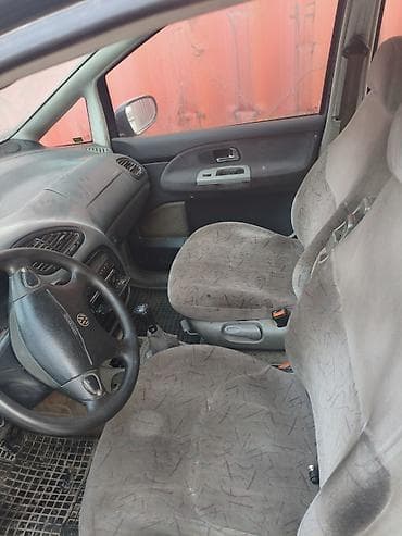 Унаа сатуу: Volkswagen Sharan: 1996 г., 2 л, Кол менен иштөөчү, Бензин, Вэн/Минивэн — 9