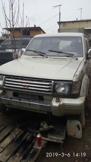 Продаю запчасти на Мицубиси Паджеро 2 об.2.5. Кузов,рама есть всё