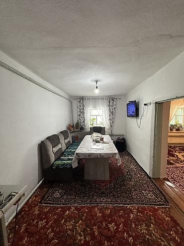 act building: ✨ Продаётся дом в с. Сокулук ✨ 🏡 Характеристики: • Участок - 6,7 — 6