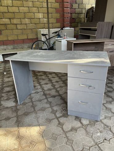 рабочий стол купить: Компьютерный стол, Новый, С полками — 1