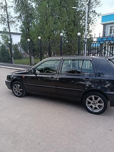 210 cdi: Volkswagen Golf: 1993 г., 1.8 л, Механика, Бензин, Хэтчбэк — 4