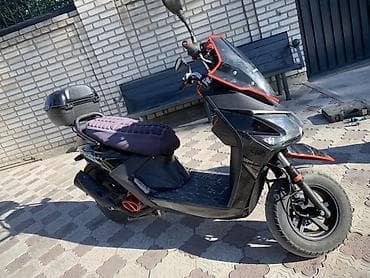 Транспорт: Скутер Hanoya (модель на фото), городской класс 50 сс. Основные — 2
