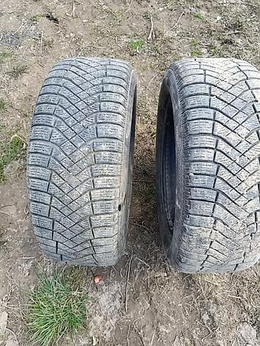Комплект автомобильных шин 225/55 R17 Характеристики: - Тип: зимние — 2