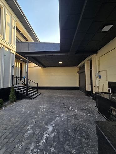 забыл: Современный двухэтажный дом с закрытым внутренним двором и — 4