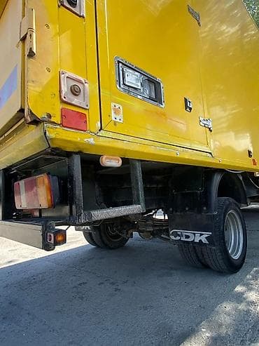220 кузов: Грузовой фургон Mercedes-Benz Sprinter 413 CDI - Тип: бортовой фургон — 4