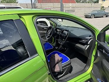 шевроле: Chevrolet Spark: 2015 г., 1 л, Вариатор, Бензин, Хэтчбэк — 7