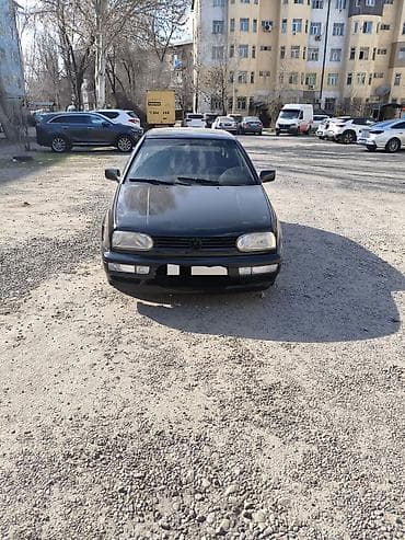 Транспорт: Volkswagen Golf: 1993 г., 1.8 л, Кол менен иштөөчү, Бензин, Хетчбек — 3