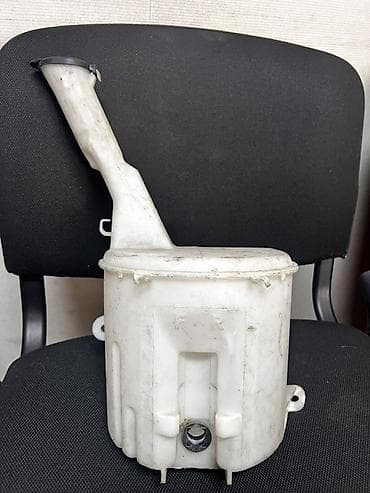 ist: Бачок Toyota — 2