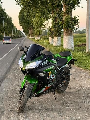Спортбайк Kawasaki, 400 куб. см, Бензин, Взрослый, Б/у at lalafo.kg Спортбайк Kawasaki, 400 куб. см, Бензин, Взрослый, Б/у