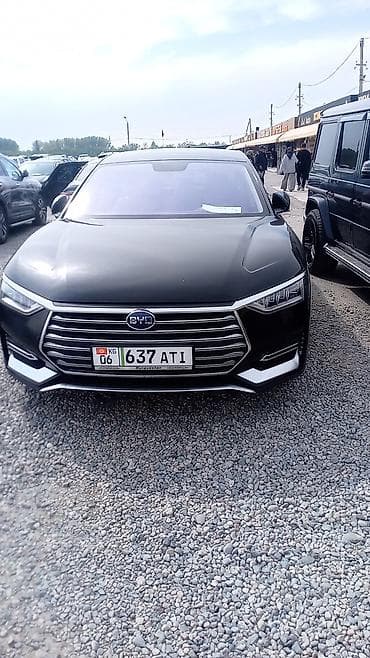 BYD Han: 2021 г., Седан