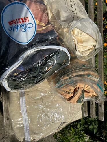 зелен: Скатерти дл.2.2м,шир.1.5 Отдам 9шт бордо +1 зел. за 1500 Бархат — 4