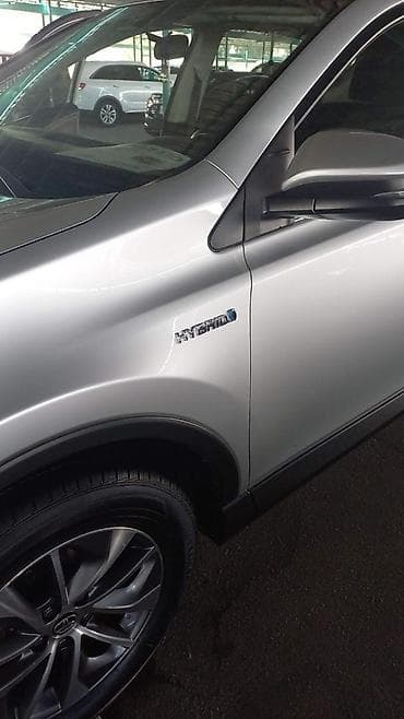 mini jack: Toyota RAV4: 2017 г., Вариатор, Гибрид, Кроссовер — 6