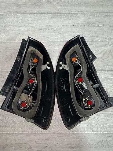 контактные педали: Задние фары (пара) для Lexus 470 Комплект: левый и правый фонарь — 4