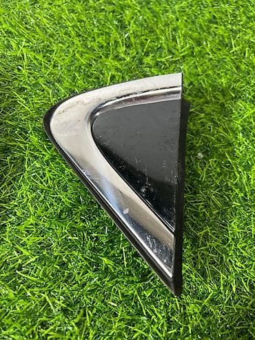 shadow line: Молдинг треугольный наружный, правый (RH) — оконная накладка передней — 1