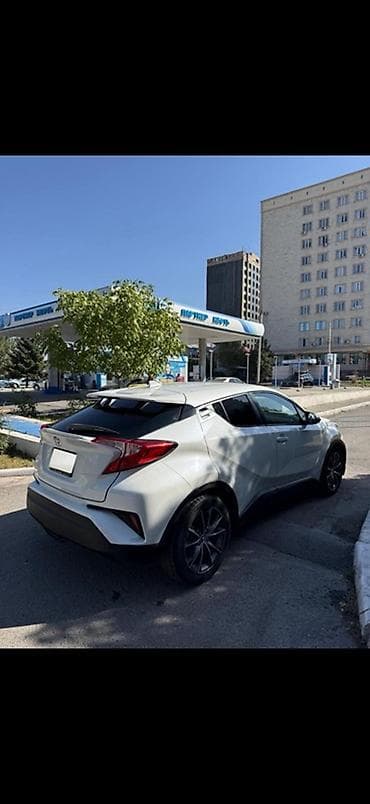 89 2: Toyota C-HR: 2018 г., 2 л, Типтроник, Бензин, Кроссовер — 5