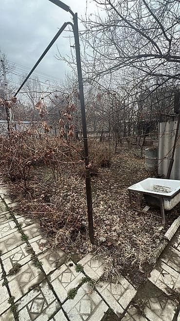 срочно продается дом: Продаю не большой домик с участком 6 соток в пригородном жил массив — 1