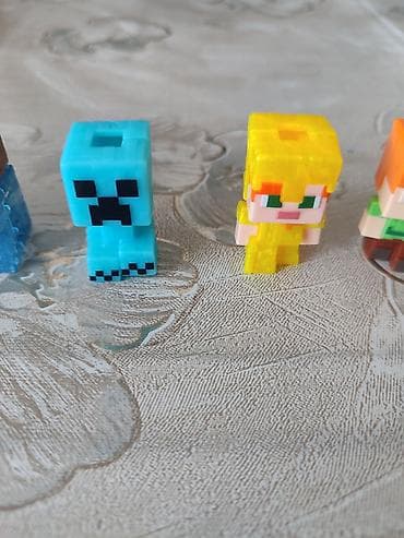 кубики майнкрафт: Коллекция мини-фигурок в стиле Minecraft + кубы-аксессуары. Состав — 1