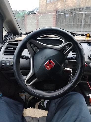 Honda Civic: 2006 г., 1.8 л, Автомат, Газ, Седан