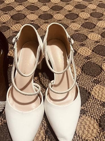 black head ex: Женские туфли – 2 пары 1) Черные лодочки с острым носком - Лаковая — 2