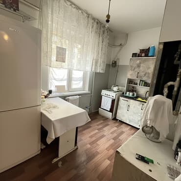 сдаю 1 комнатную квартиру в микрорайоне: 1 комната, 35 м², 105 серия, 1 этаж, Старый ремонт — 1