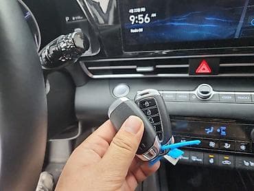 Транспорт: Hyundai Avante: 2022 г., 1.6 л, Автомат, Гибрид, Хэтчбэк — 7