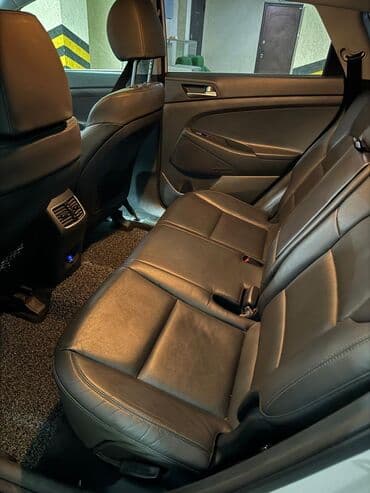 suzuki ignis: Hyundai Tucson: 2018 г., 2 л, Дизель — 8