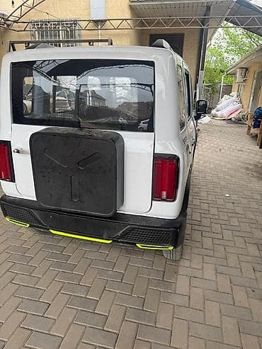 mini ev: Компактный электрический внедорожник (4 двери, 4/5 мест). Основные — 4