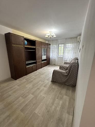 3 комнаты, 58 м², 104 серия, 4 этаж, Косметический ремонт — 4