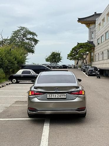 Lexus ES: 2021 г., Автомат, Бензин, Седан — 9