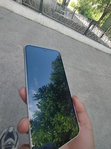nokia x500: Смартфон с тройной основной камерой и переливающейся спинкой (градиент — 5