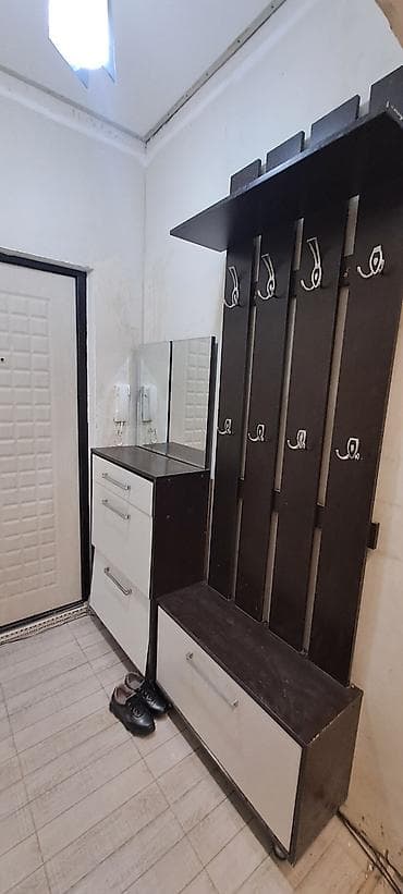 Мебельные гарнитуры: Прихожая модульная, компактная. Состав: - Панель с пятью — 2