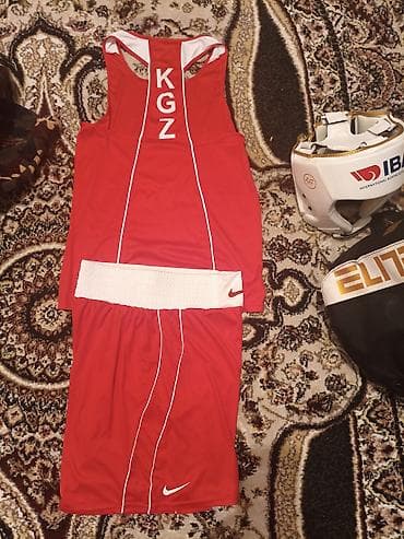 Боксерская форма Nike KGZ (красная) Комплект: - майка с вертикальной