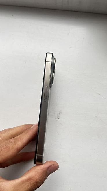 galaxy 20: IPhone 15 Pro, Natural Titanium — 3