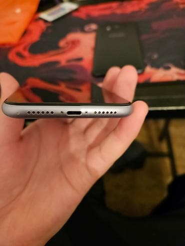 Скупка техники: IPhone 11, Б/у, 64 ГБ, Deep Purple, Наушники, Зарядное устройство, Защитное стекло, 85 % — 3