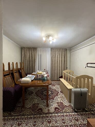 столовая на аренду: Сдается полдом Салиева-Ауэзова все в пешей доступности 40-50кв 3-комн — 2