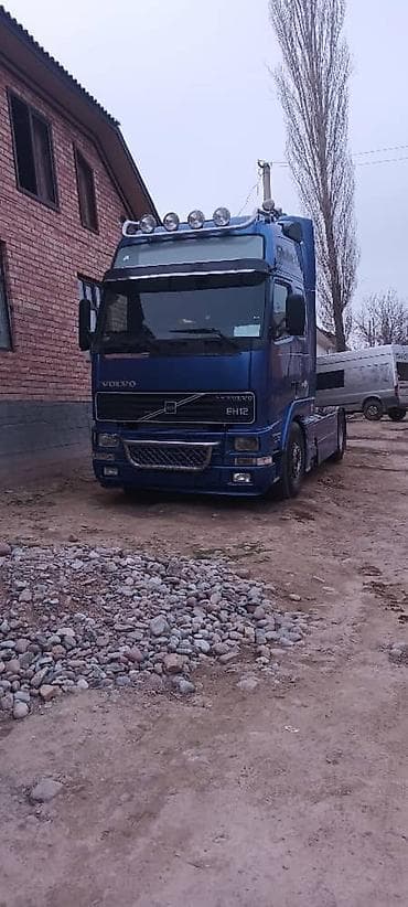Volvo: Тягач, Volvo, 2001 г., Тентованный — 2