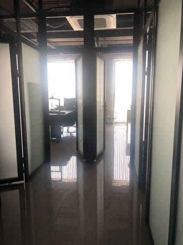 дома под офис: Сдаю Офис, 86 м², В бизнес центре — 10