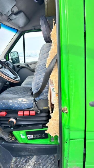 срочно продам авто в связи с переездом: Легкий грузовик, Mercedes-Benz, Стандарт, 3 т, Б/у — 3