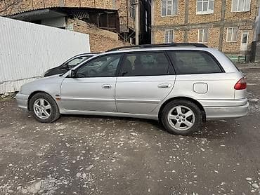 чемодан в багажник авто: Toyota Avensis: 2002 г., 2 л, Бензин, Универсал — 5