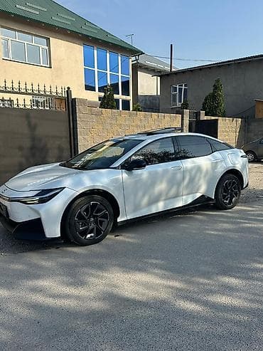m5 cs: Toyota bZ3: 2023 г., Электромобиль, Седан — 3
