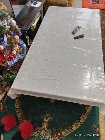 столик обеденный: Стол обеденный высота 40см, длина 190, ширина 96 см.новый — 2