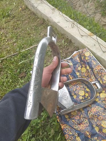 Пара металлических стремян для седла - Материал: полированный металл