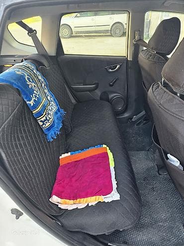 magi: Honda Jazz: 2010 г., 1.4 л, Робот, Бензин, Хэтчбэк — 7