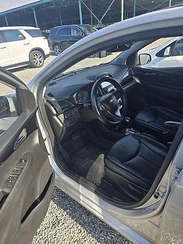 chery arizo: Chevrolet Spark: 2017 г., Автомат, Бензин, Хэтчбэк — 5