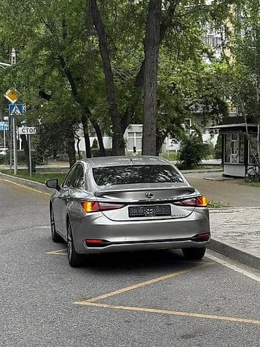 toyota 50: Lexus ES: 2019 г., 2.5 л, Автомат, Гибрид, Седан — 5